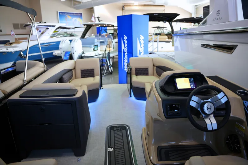 Slide: The Image of Harris Sunliner 230 SPORT 2026 - 10