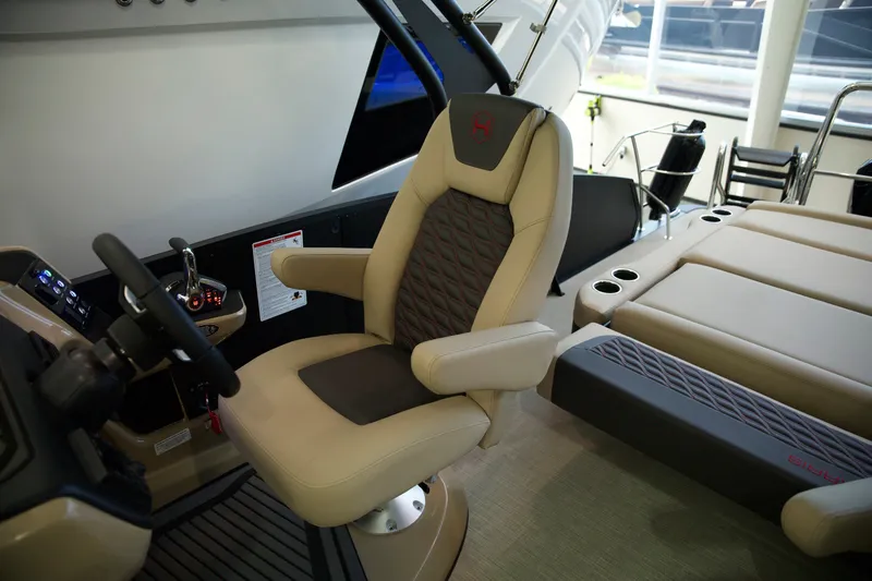 Slide: The Image of Harris Sunliner 230 SPORT 2026 - 17