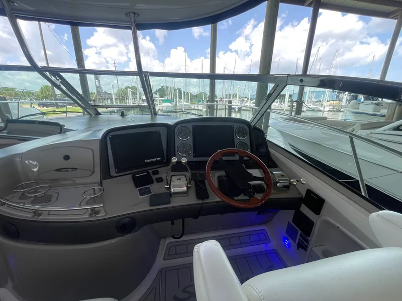 Slide: The Image of Sea Ray 420 SUNDANCER 2005 - 46