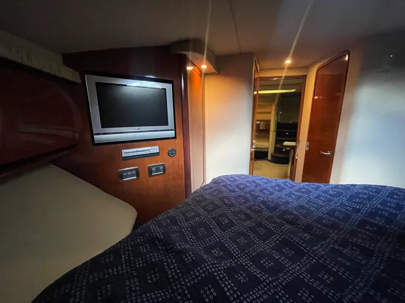 Slide: The Image of Sea Ray 420 SUNDANCER 2005 - 22