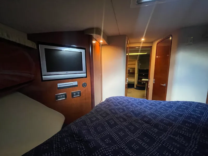 Slide: The Image of Sea Ray 420 SUNDANCER 2005 - 21