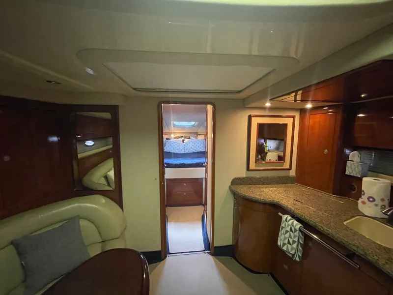 Slide: The Image of Sea Ray 420 SUNDANCER 2005 - 25
