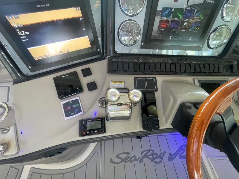 Slide: The Image of Sea Ray 420 SUNDANCER 2005 - 37