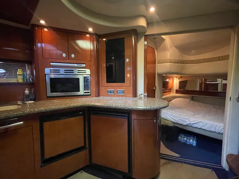 Slide: The Image of Sea Ray 420 SUNDANCER 2005 - 32