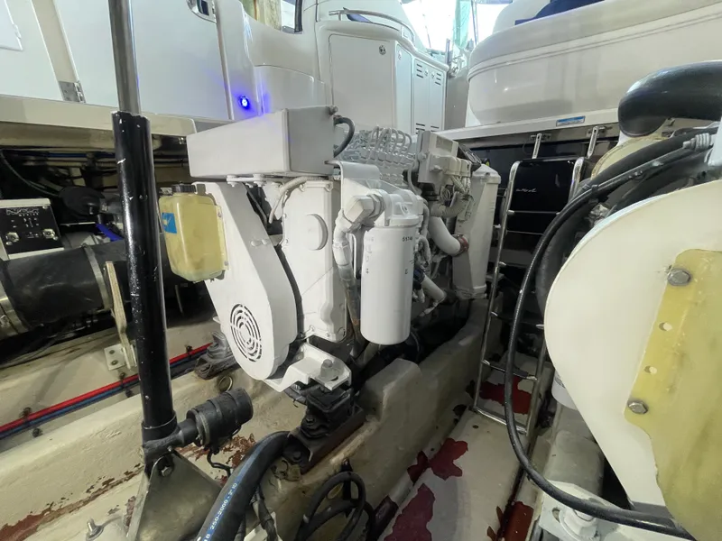 Slide: The Image of Sea Ray 420 SUNDANCER 2005 - 54