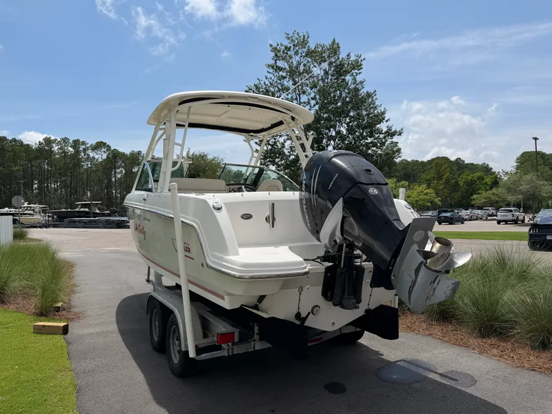 Slide: The Image of Boston Whaler 230 VANTAGE 2018 - 3