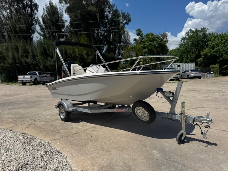 The Image of Boston Whaler 130 Super Sport 2027 - 0