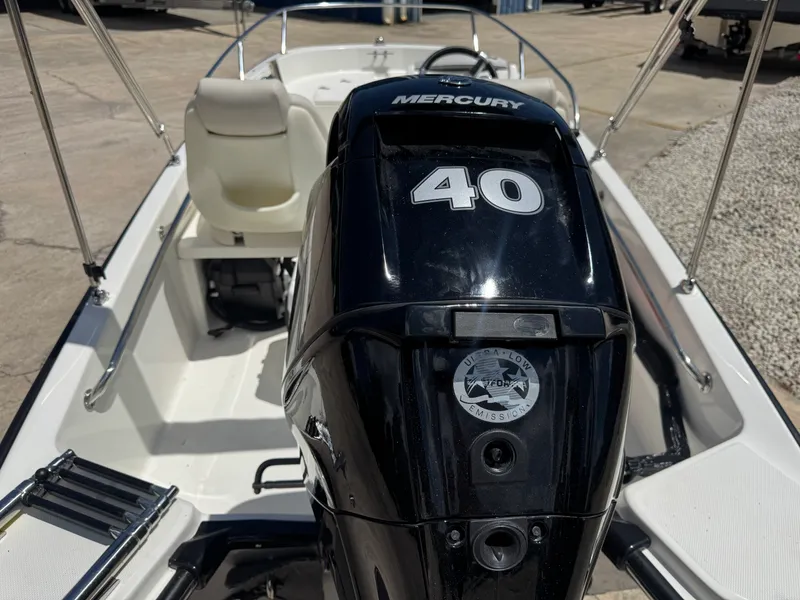 Slide: The Image of Boston Whaler 130 Super Sport 2027 - 3