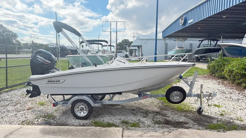 The Image of Boston Whaler 130 Super Sport 2027 - 0
