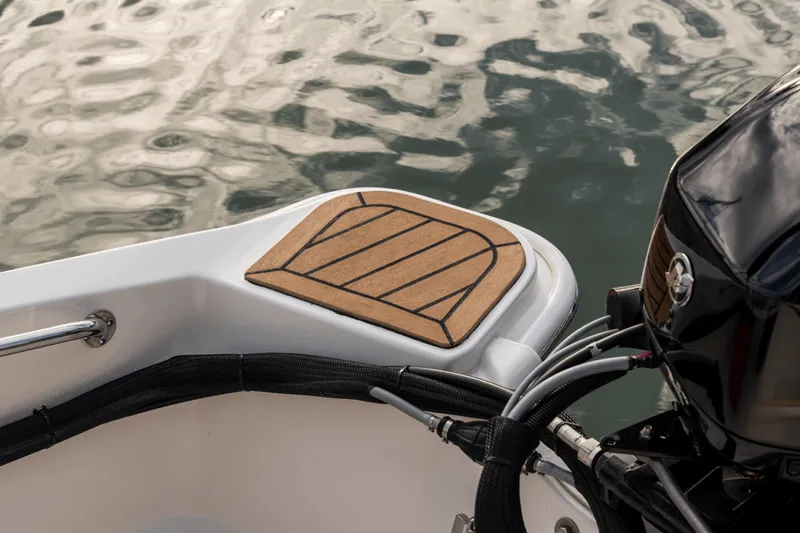 Slide: The Image of Boston Whaler 130 Super Sport 2027 - 27