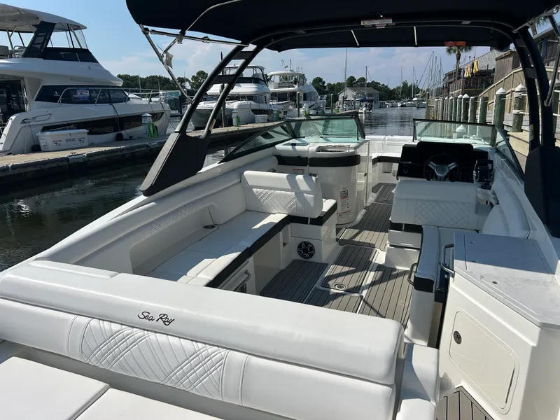 Slide: The Image of Sea Ray SDX 290 Outboard 2027 - 10