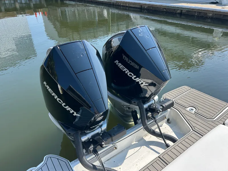 Slide: The Image of Sea Ray SDX 290 Outboard 2027 - 9