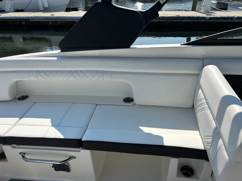 Slide: The Image of Sea Ray SDX 290 Outboard 2027 - 17