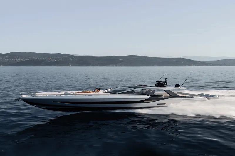 Slide: The Image of Azimut Verve 48 2027 - 48