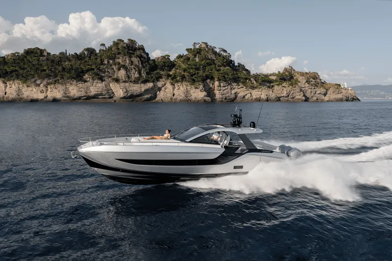 Slide: The Image of Azimut Verve 48 2027 - 39