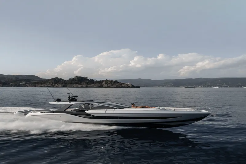 Slide: The Image of Azimut Verve 48 2027 - 44