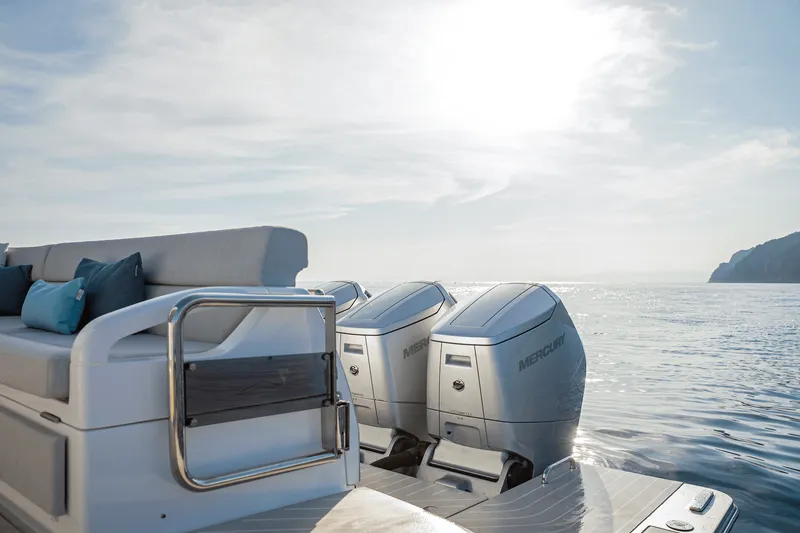 Slide: The Image of Azimut Verve 48 2027 - 21