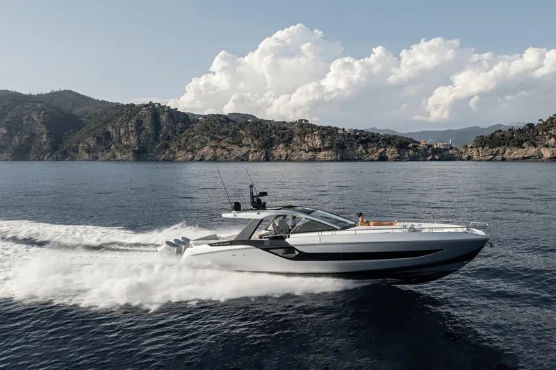 Slide: The Image of Azimut Verve 48 2027 - 43