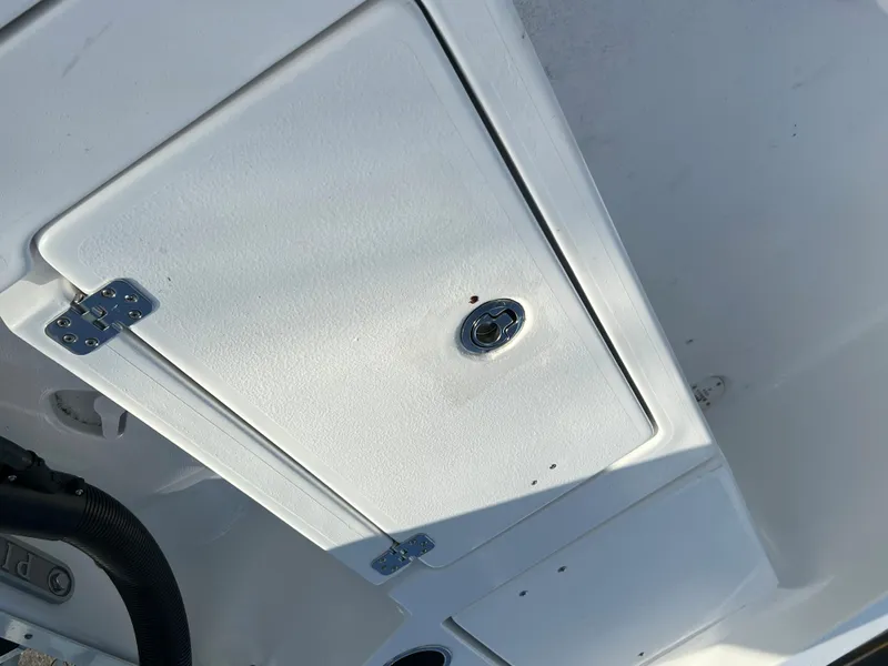 Slide: The Image of White boat hatch of Piranha B2200 CASADOR 2023. - 15