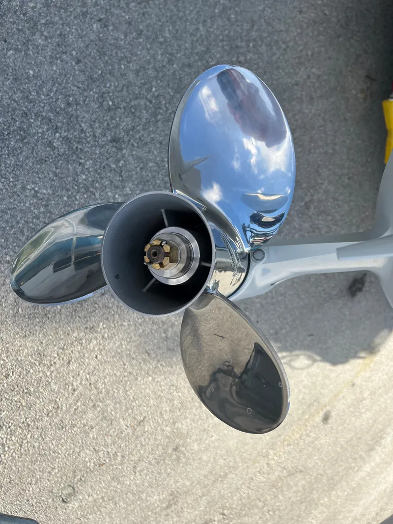 Slide: The Image of Piranha B2200 CASADOR 2023 boat propeller on concrete surface. - 25
