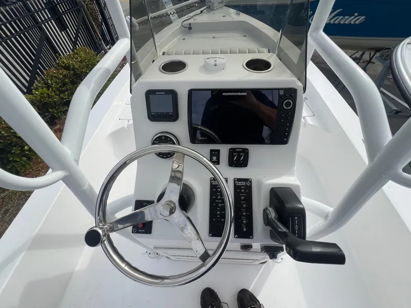 Slide: The Image of Control console of Piranha B2200 CASADOR boat, year 2023. - 37