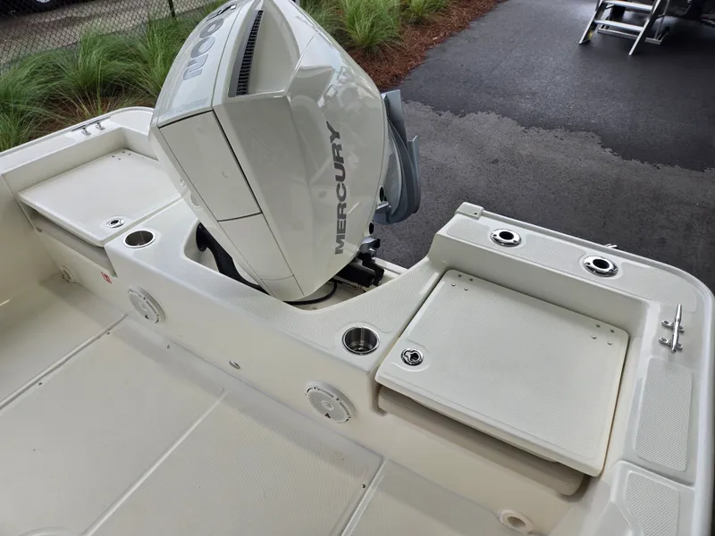 Slide: The Image of Boston Whaler 210 Montauk 2027 - 5
