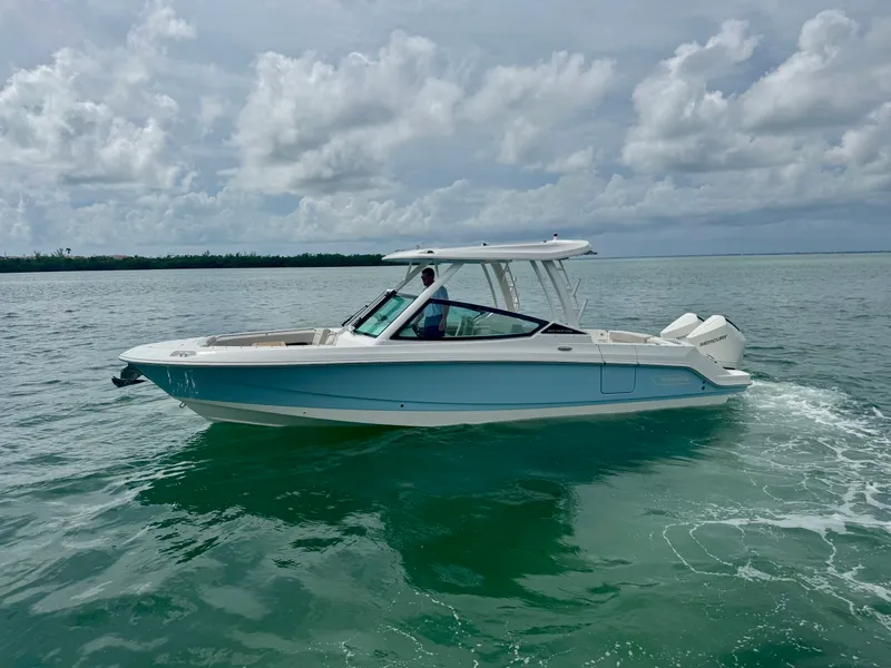 Slide: The Image of Boston Whaler 280 VANTAGE 2024 - 12