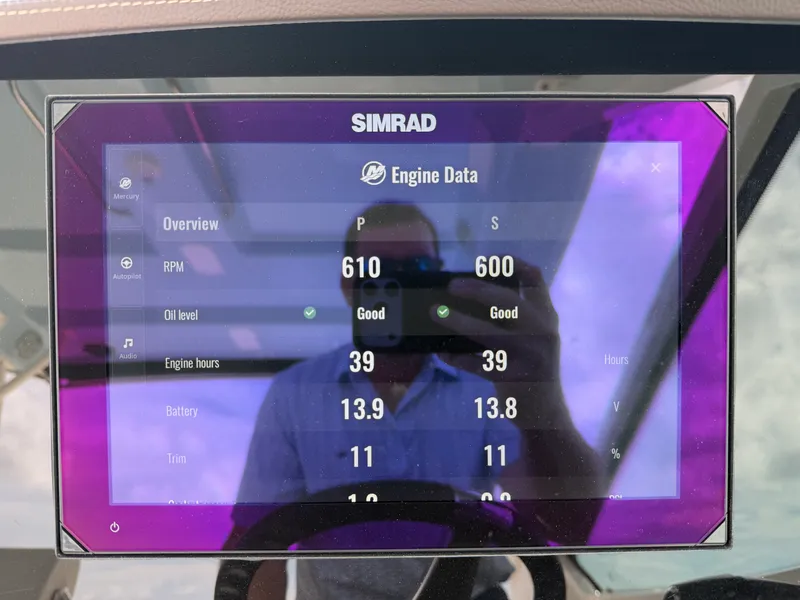 Slide: The Image of Boston Whaler 280 VANTAGE 2024 - 16