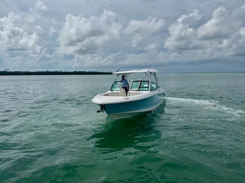 Slide: The Image of Boston Whaler 280 VANTAGE 2024 - 14