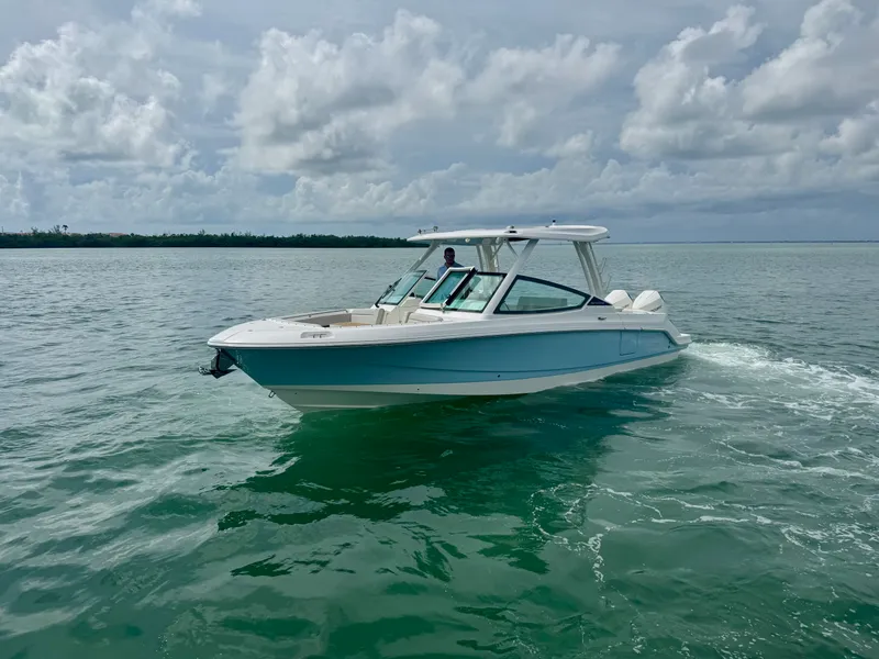 Slide: The Image of Boston Whaler 280 VANTAGE 2024 - 13