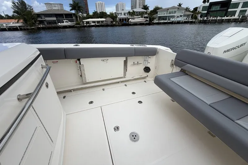 Slide: The Image of Boston Whaler 380 Outrage 2027 - 19