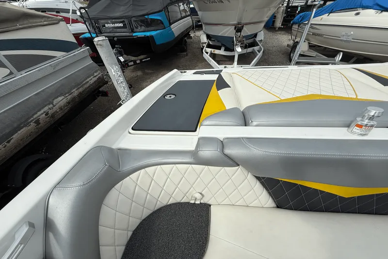 Slide: The Image of Tige RZ4 2012 - 17