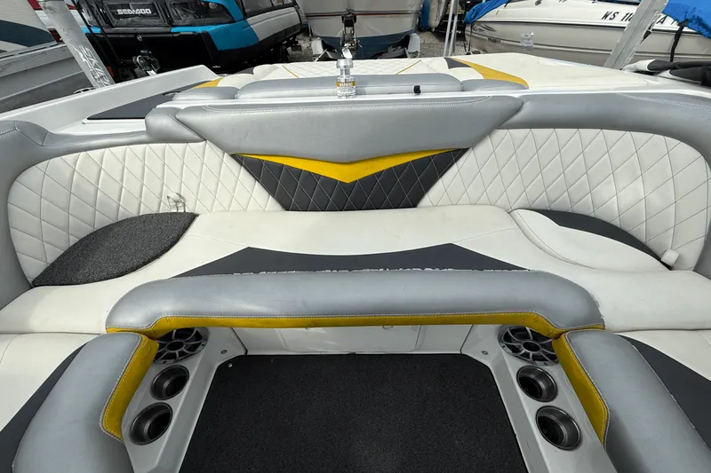 Slide: The Image of Tige RZ4 2012 - 19