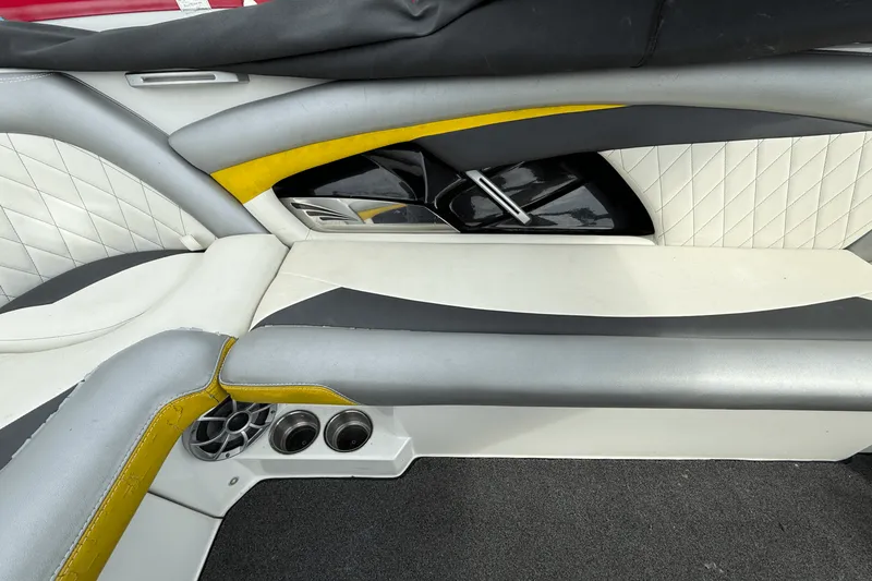 Slide: The Image of Tige RZ4 2012 - 20