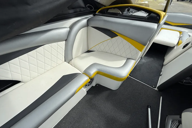 Slide: The Image of Tige RZ4 2012 - 23