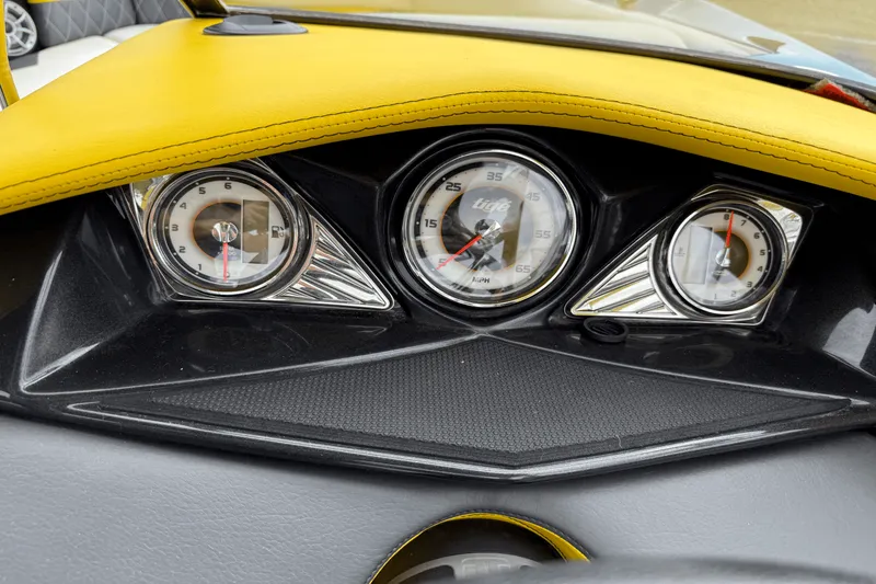 Slide: The Image of Tige RZ4 2012 - 30