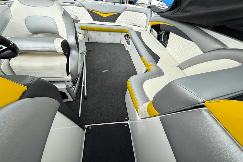 Slide: The Image of Tige RZ4 2012 - 35