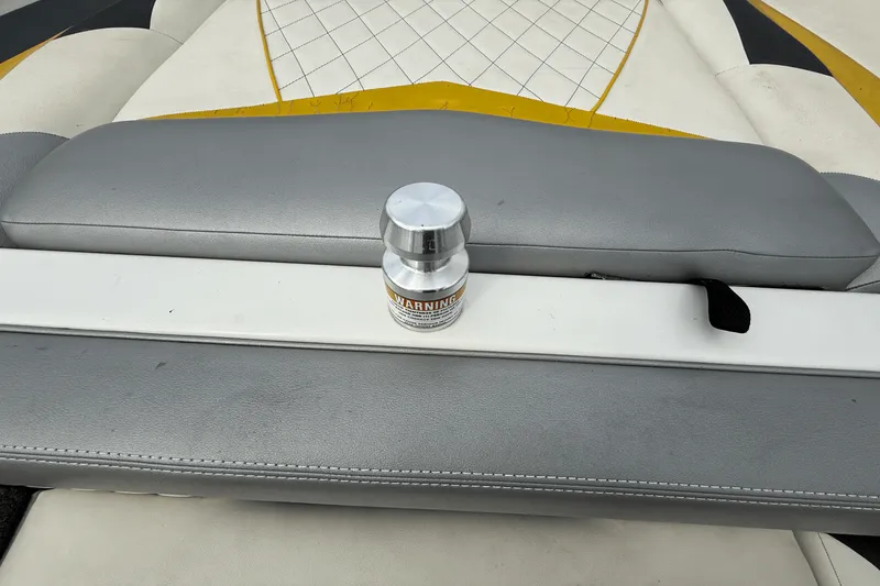 Slide: The Image of Tige RZ4 2012 - 38