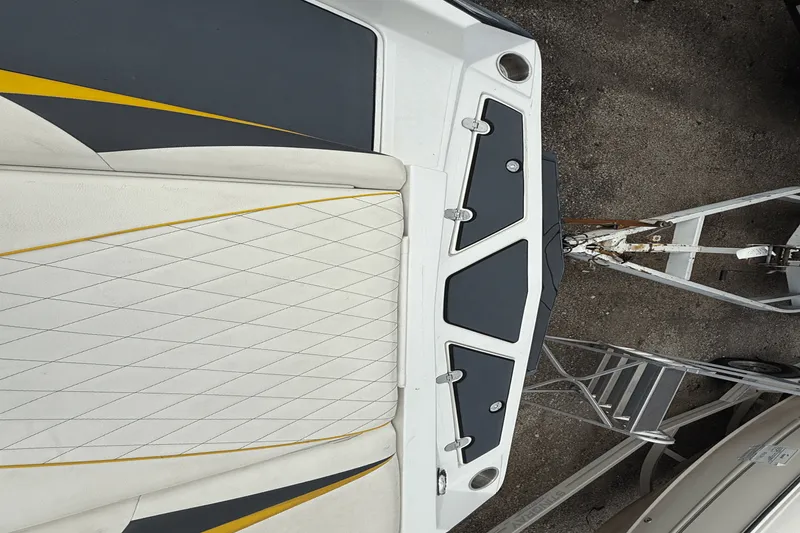 Slide: The Image of Tige RZ4 2012 - 40