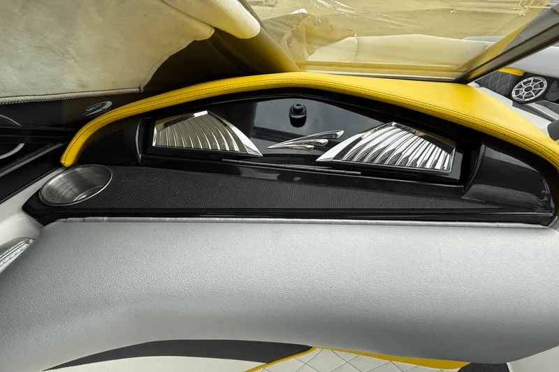 Slide: The Image of Tige RZ4 2012 - 43