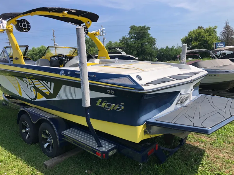 Slide: The Image of Tige RZ4 2012 - 45