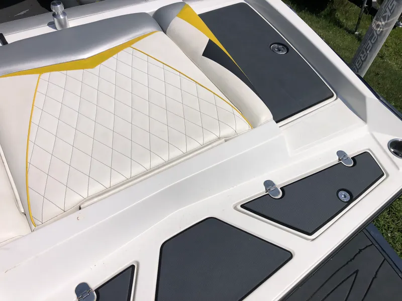 Slide: The Image of Tige RZ4 2012 - 47