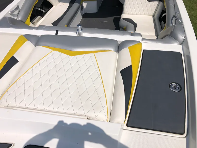 Slide: The Image of Tige RZ4 2012 - 48