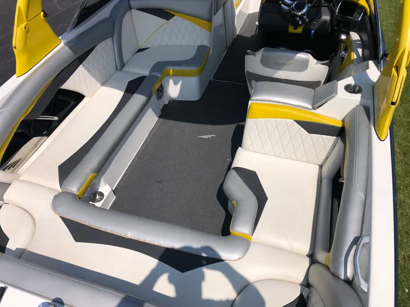 Slide: The Image of Tige RZ4 2012 - 50