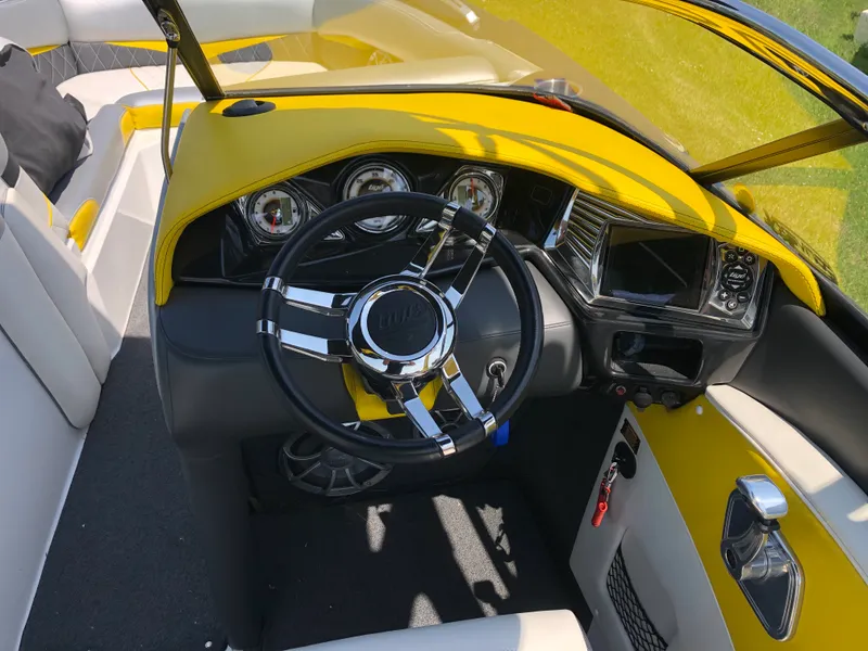 Slide: The Image of Tige RZ4 2012 - 53