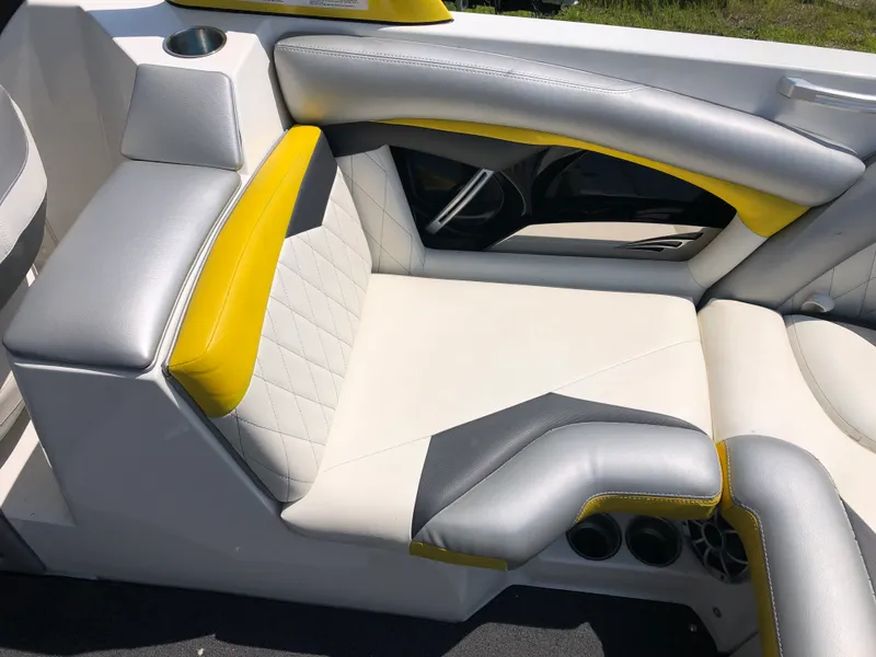 Slide: The Image of Tige RZ4 2012 - 60