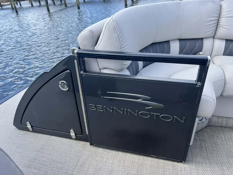 Slide: The Image of Bennington QX 2018 - 17