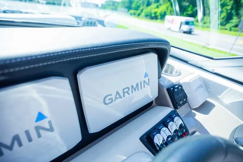 Slide: The Image of Crownline Boats Eclipse E305 XS 2023 - 13