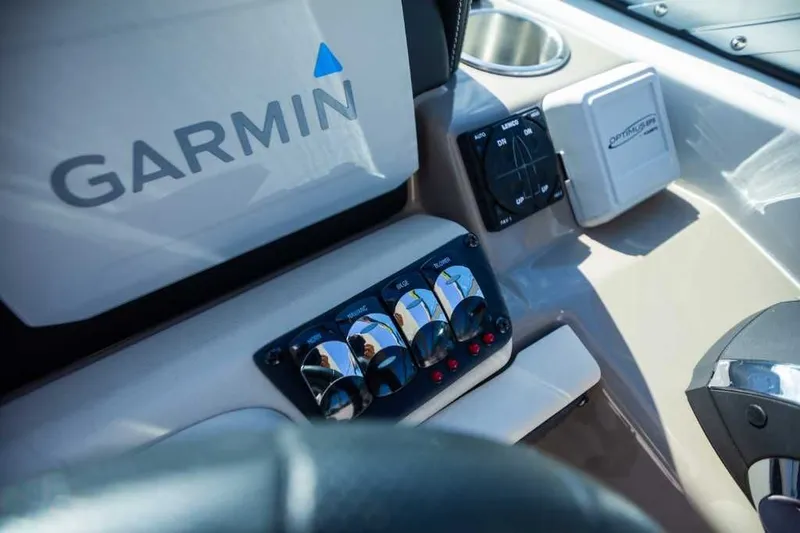 Slide: The Image of Crownline Boats Eclipse E305 XS 2023 - 19