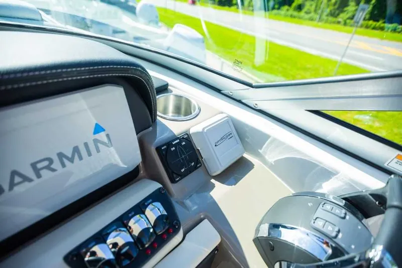 Slide: The Image of Crownline Boats Eclipse E305 XS 2023 - 20